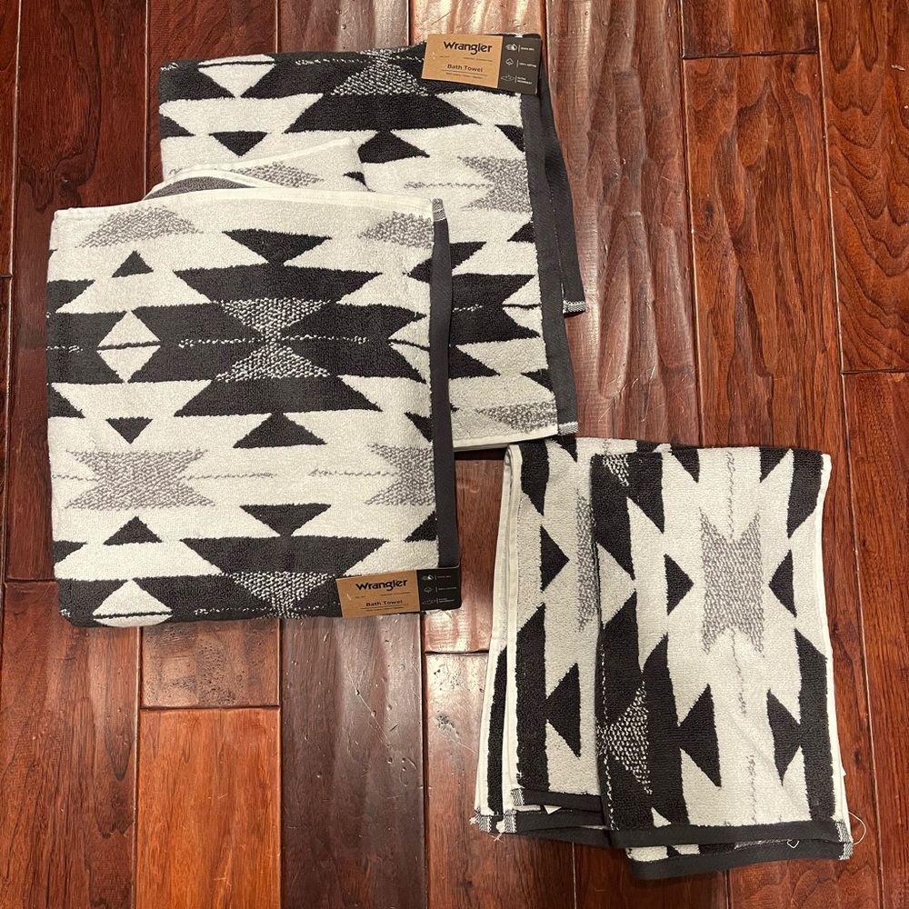 Wrangler Gray and White Cotton Bath and Hand Towel Set